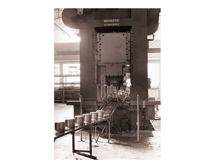 The Rovetta automated moulding line set up in 1972